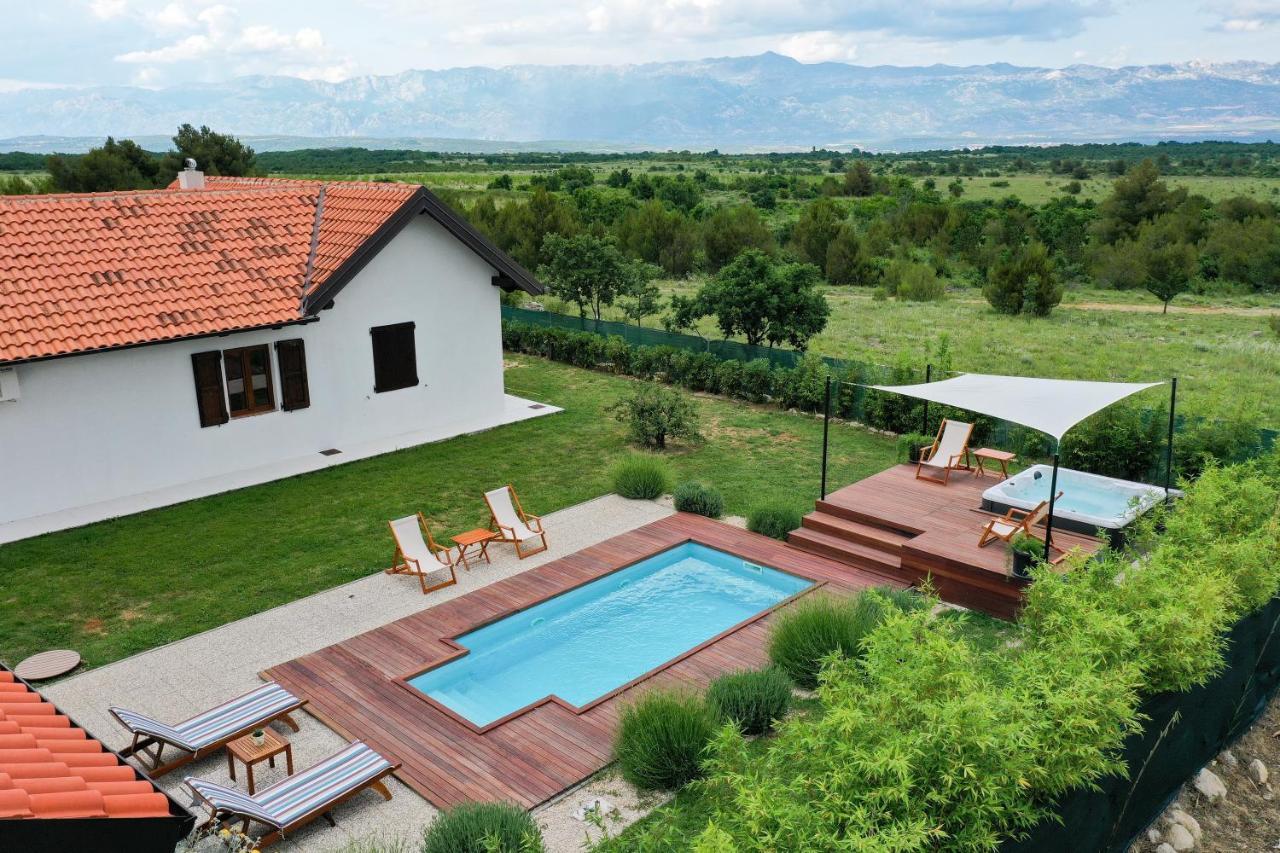 Villa Ena With Pool & Jacuzzi Donji Kasic Zewnętrze zdjęcie