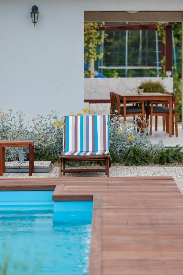 Villa Ena With Pool & Jacuzzi Donji Kasic Zewnętrze zdjęcie