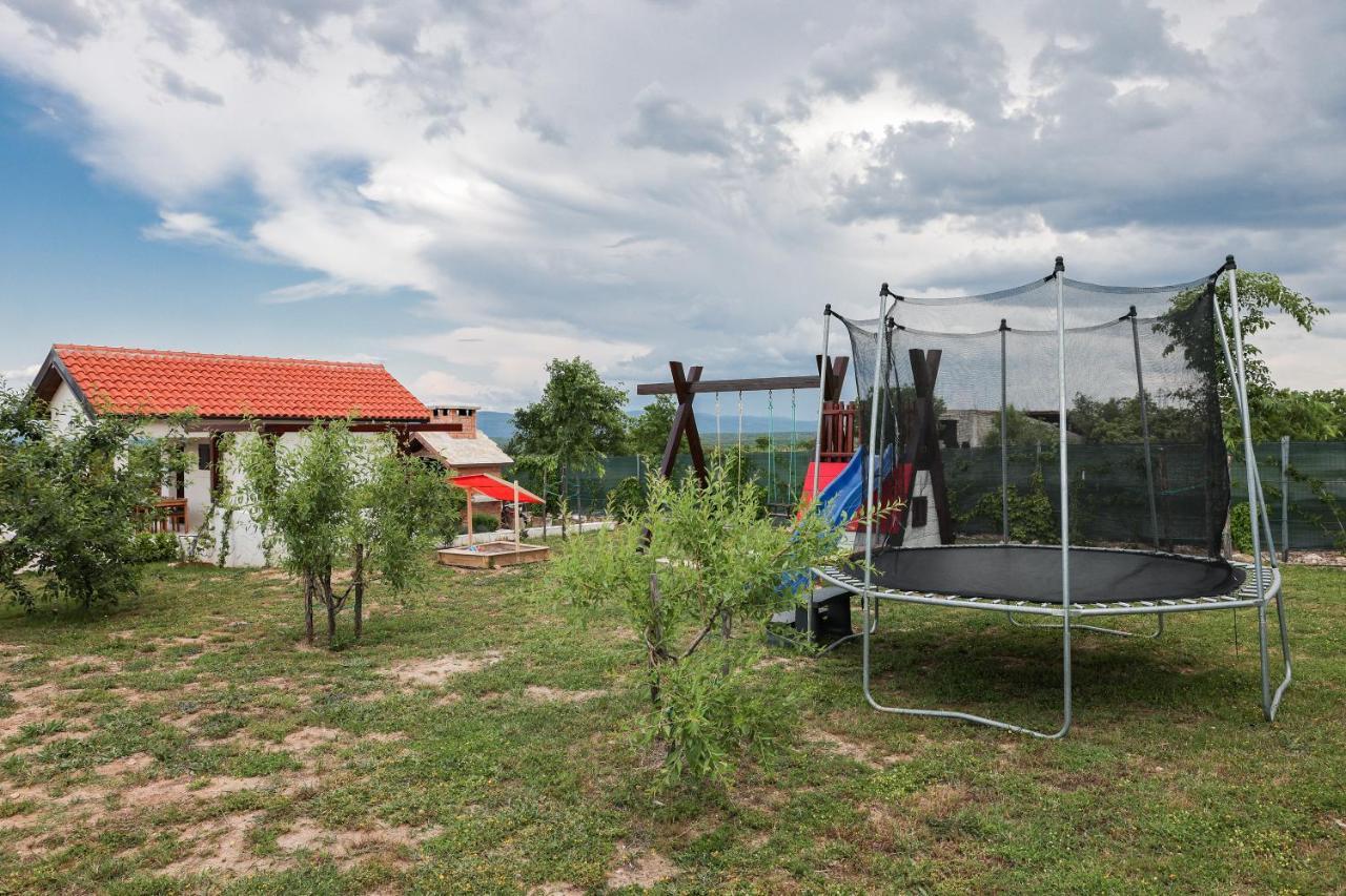 Villa Ena With Pool & Jacuzzi Donji Kasic Zewnętrze zdjęcie