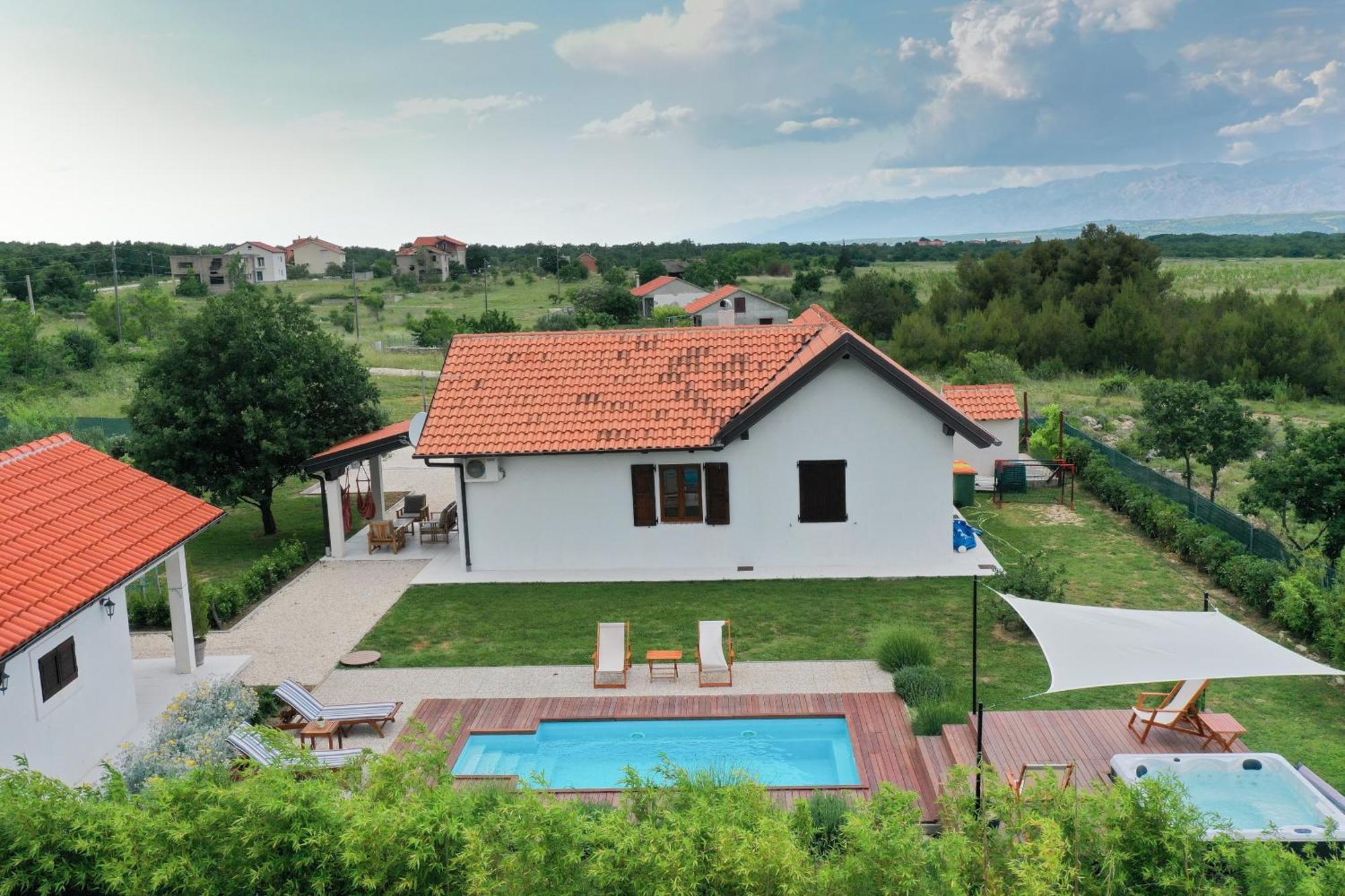 Villa Ena With Pool & Jacuzzi Donji Kasic Zewnętrze zdjęcie