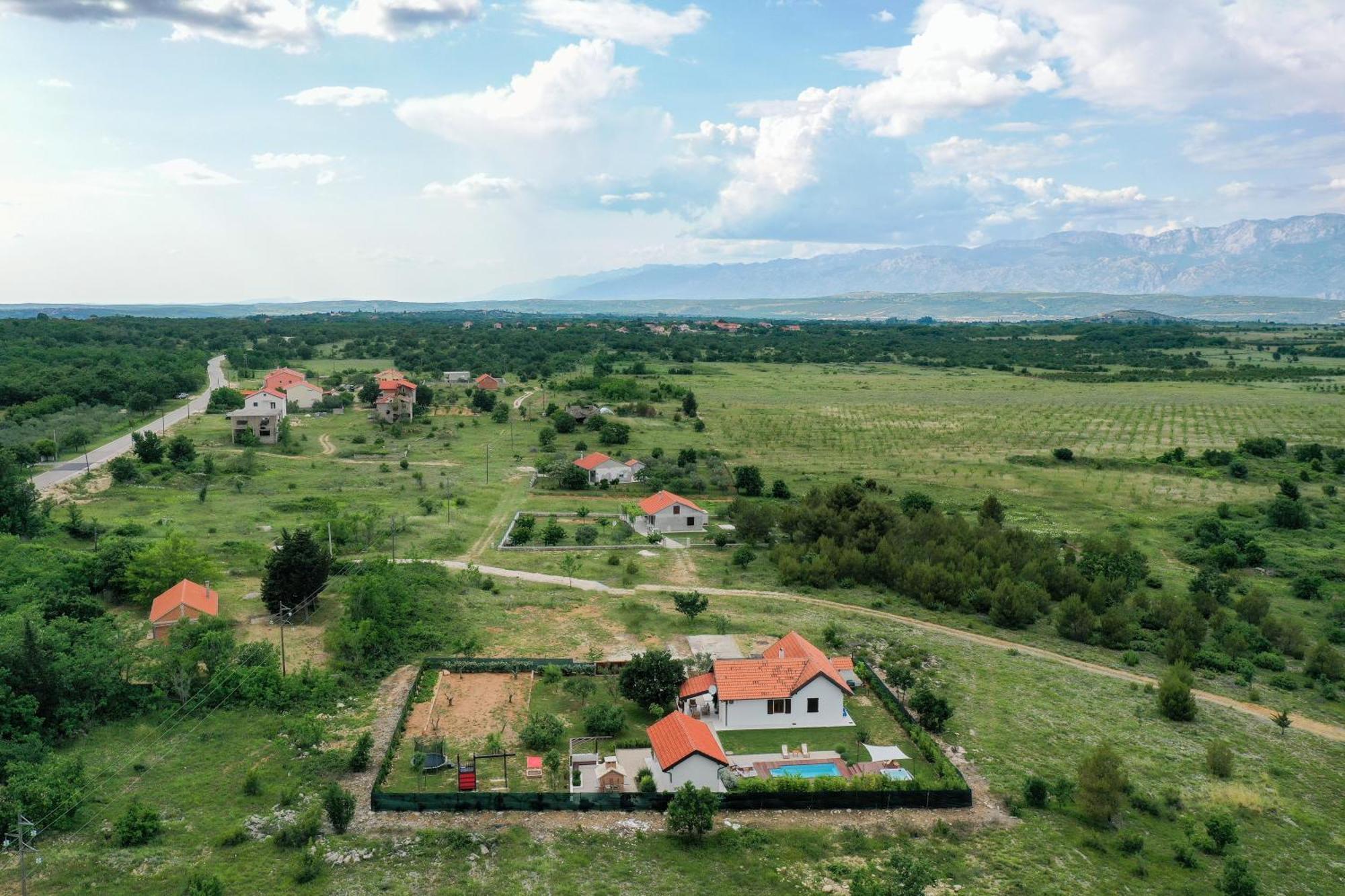 Villa Ena With Pool & Jacuzzi Donji Kasic Zewnętrze zdjęcie